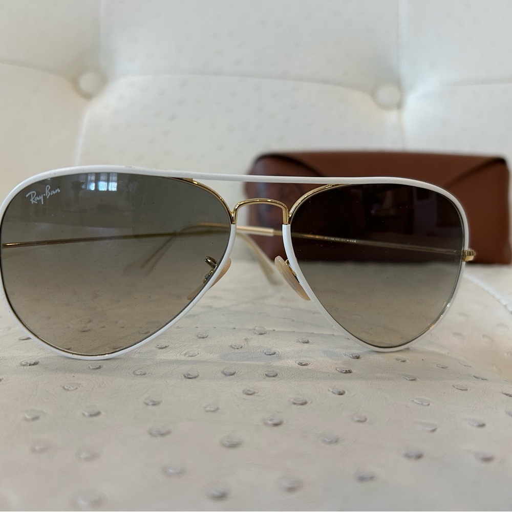 Women’s Aviator Raybans